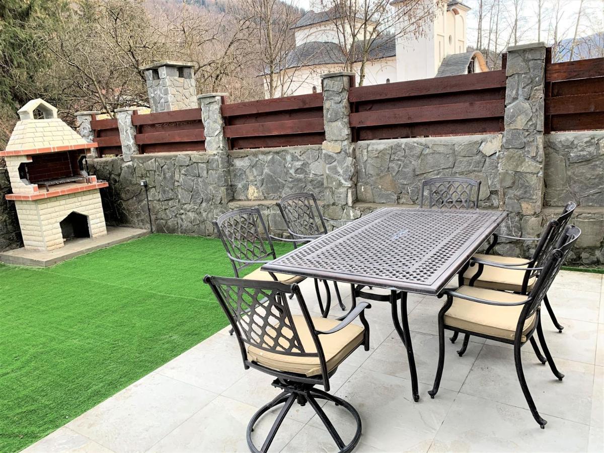 Holiday Home In Sinaia Luaran gambar