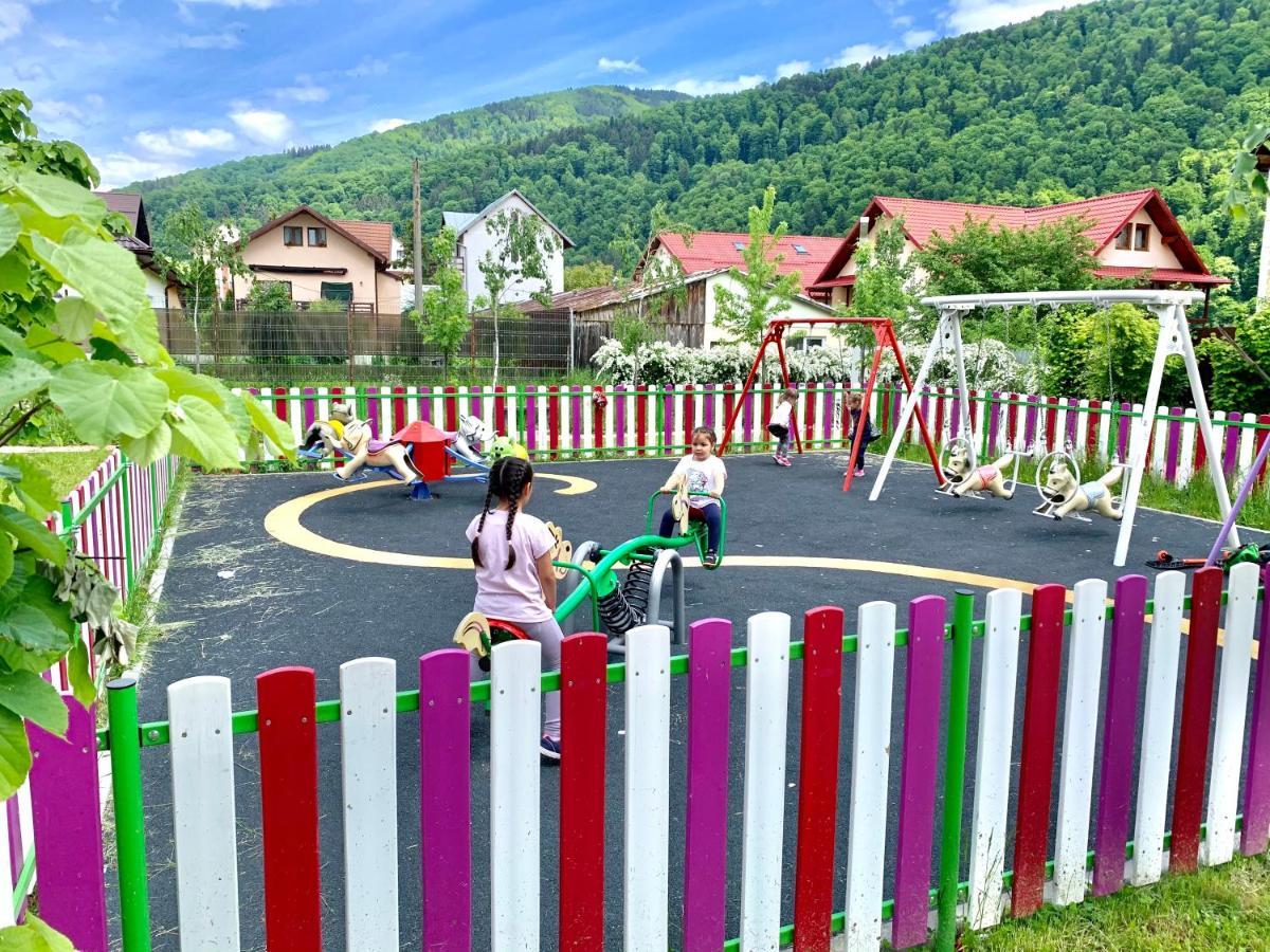 Holiday Home In Sinaia Luaran gambar